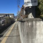 西側道路を南から