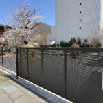 私道側に門扉があります